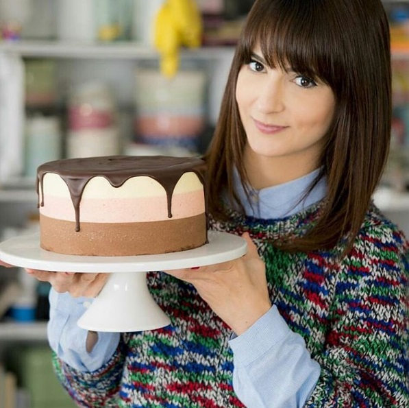 Danielle Noce arrasa nas receitas de sobremesas, mas os bolos são um show a   parte. Ela também tem um canal no Youtube, onde ensina receitas maravilhosas.   Siga no Instagram @icouldkillfordessert