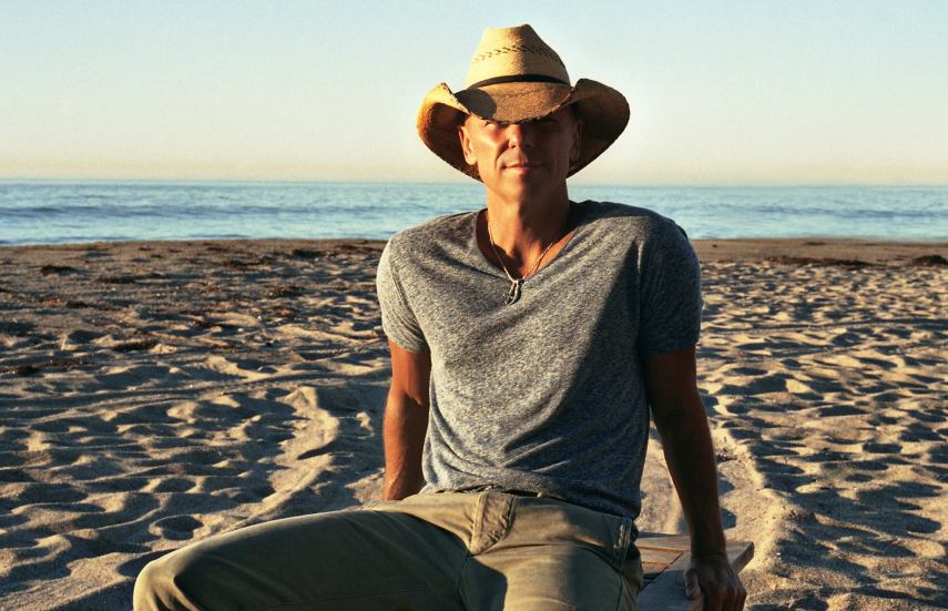 5. Kenny Chesney; arrecadação US$ 1.824.294; preço médio do ingresso, US$ 70.17.