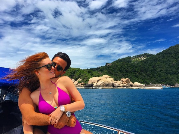 Marina Ruy Barbosa está aproveitando as férias com o namorado, o piloto de Stock Car Xandinho Negrão