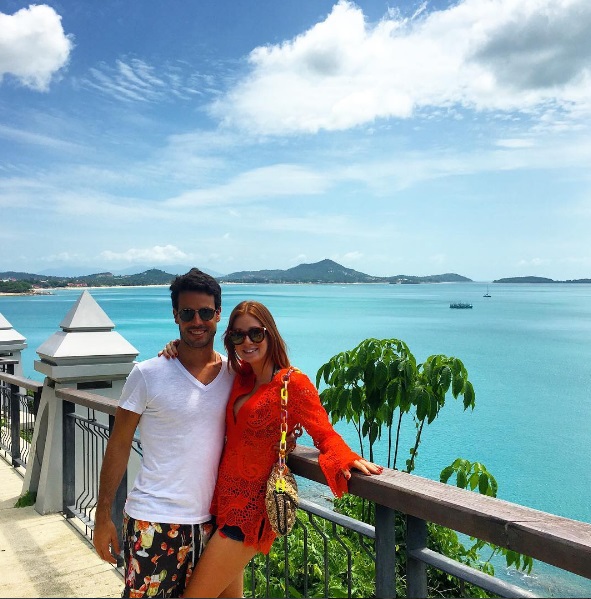 Marina Ruy Barbosa está aproveitando as férias com o namorado, o piloto de Stock Car Xandinho Negrão