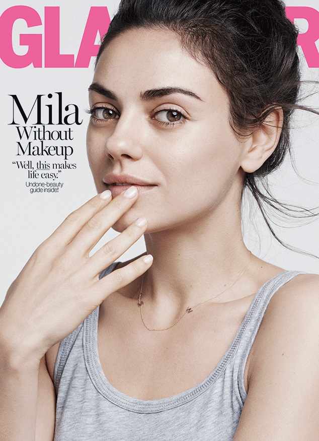 Mila Kunis saiu na capa da revista Glamour sem maquiagem. Porém, os fãs não acreditaram nada e a musa foi criticada por isso. Quem vê Mila pelas ruas dos Estados Unidos sabe que ela realmente não curte muito usar maquiagem e fica bem diferente dessa capa de revista