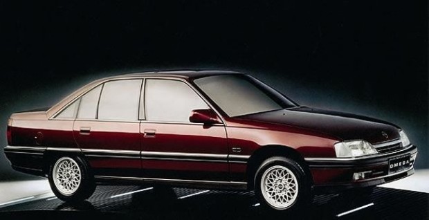 Quem consegue esquecer a sensação de entrar em um carro novo nos anos 80 ou 90? Ou até os mais fanáticos que compravam revistas especializadas na época para ver testes e guardar um pôster do carro eleito o melhor daquele ano?  Até hoje, quem é fã de carros, gosta de ver alguns modelos que marcaram época para relembrar o sentimento com os possantes que fizeram história nas décadas passadas.  Fizemos uma galeria reunindo alguns modelos cobiçados nos anos 80 e 90.