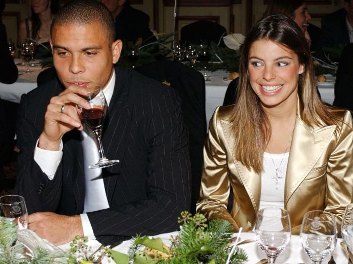 Daniella Cicarelli e Ronaldo casaram em um castelo na França, em 2005, para uma festa estrelada. O casamento teria custado cerca de R$ 2,3 milhões, mas só durou pouco mais de 80 dias