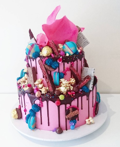 O Instagram @unbirthday é cheio de bolos coloridos que parecem apenas deliciosos. Para quem mora em Sydney, na Austrália, é possível experimentar!
