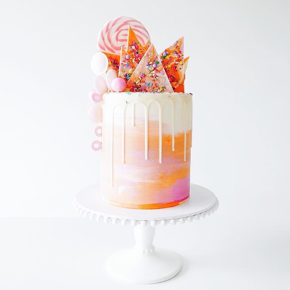 Amie afirmar ser uma confeiteira extremamente perfeccionista. Ela é dona da Whipped Cake Co. em Brisbane, na Austrália. Se quiser ver mais, siga @whippedcakeco