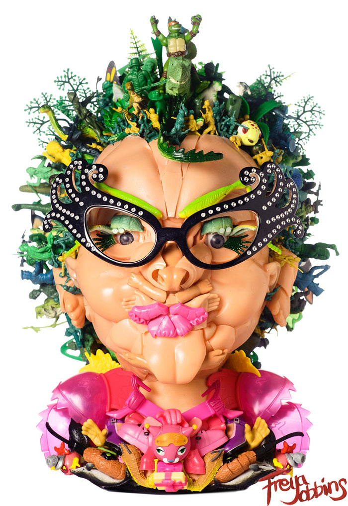 Freya Jobbins aproveita pernas, cabeças e outras partes de bonecas que foram descartadas para criar essas esculturas um pouco... Assustadoras, talvez? Você decide!
