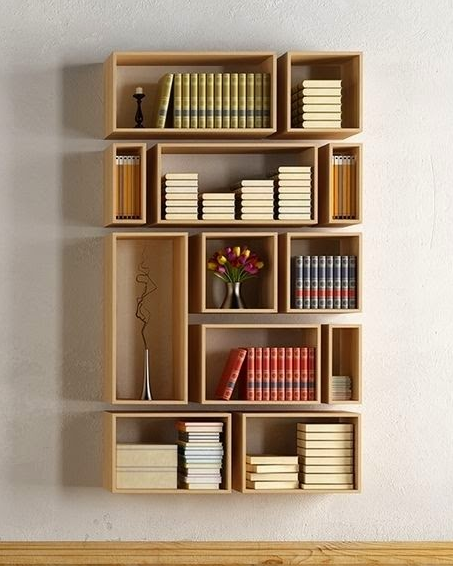 Organizar livros, vasos e qualquer outro item de decoração em estantes é uma maneira prática e delicada de ornamentar as paredes e dar um toque especial no décor.