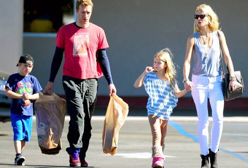 Quando nasceu a primeira filha do ex-casal Chris Martin e Gwyneth Paltrow, o mundo só comentava uma coisa: o nome da criança. Ela foi batizada de Apple, maçã em inglês. O segundo filho foi batizado de Moses.