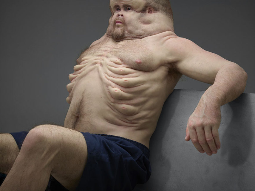 Esse é Graham, um boneco com modificações corporais para alertar sobre o risco de acidentes de trânsito na Austrália