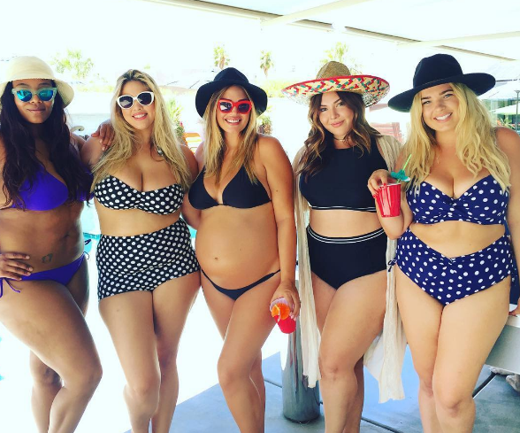 Mais corpo, menos vergonha! Encabeçada por uma grife de beachwear, campanha no Instagram incentiva mulheres a postarem imagens sentindo-se bem no próprio corpo enquanto se divertem na praia ou na piscina. A hashtag #MySwimBody já teve mais de 7 mil imagens publicadas