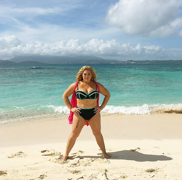 Mais corpo, menos vergonha! Encabeçada por uma grife de beachwear, campanha no Instagram incentiva mulheres a postarem imagens sentindo-se bem no próprio corpo enquanto se divertem na praia ou na piscina. A hashtag #MySwimBody já teve mais de 7 mil imagens publicadas