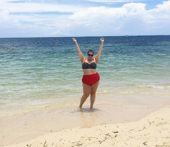 Mais corpo, menos vergonha! Encabeçada por uma grife de beachwear, campanha no Instagram incentiva mulheres a postarem imagens sentindo-se bem no próprio corpo enquanto se divertem na praia ou na piscina. A hashtag #MySwimBody já teve mais de 7 mil imagens publicadas