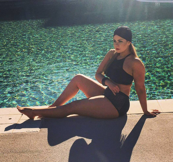 Mais corpo, menos vergonha! Encabeçada por uma grife de beachwear, campanha no Instagram incentiva mulheres a postarem imagens sentindo-se bem no próprio corpo enquanto se divertem na praia ou na piscina. A hashtag #MySwimBody já teve mais de 7 mil imagens publicadas