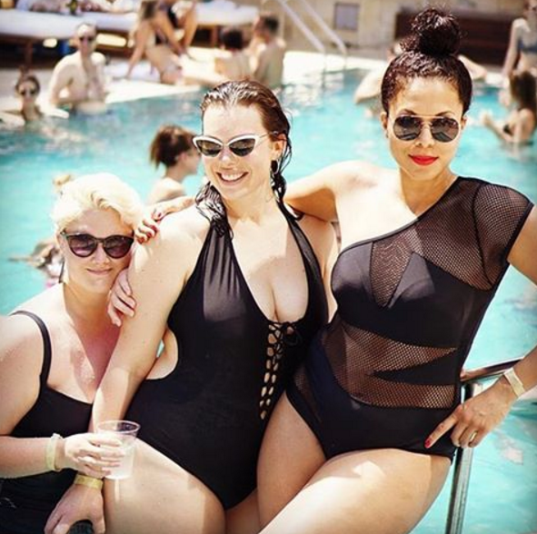 Mais corpo, menos vergonha! Encabeçada por uma grife de beachwear, campanha no Instagram incentiva mulheres a postarem imagens sentindo-se bem no próprio corpo enquanto se divertem na praia ou na piscina. A hashtag #MySwimBody já teve mais de 7 mil imagens publicadas
