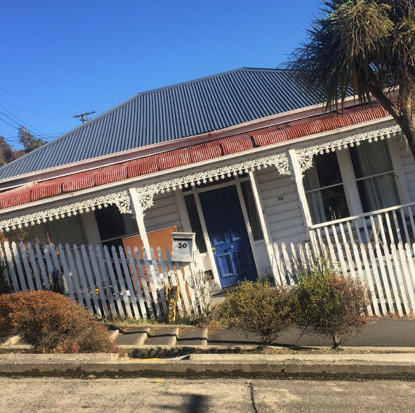 A Baldwin Street fica na cidade de Dunedin, na Nova Zelândia e é a mais inclinada do mundo. Claro, cenário perfeito para fotos divertidas nas redes sociais!