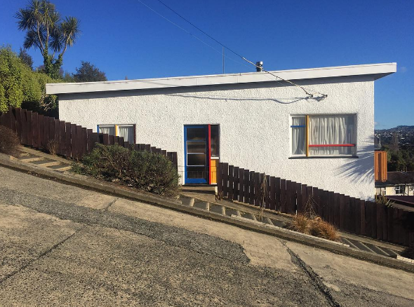 A Baldwin Street fica na cidade de Dunedin, na Nova Zelândia e é a mais inclinada do mundo. Claro, cenário perfeito para fotos divertidas nas redes sociais!