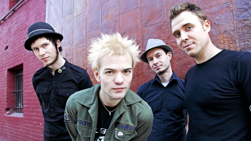 O Sum 41 é outro que vem ao Brasil este ano para show. Não precisamos nem dizer que o público está louco atrás dos ingressos, né?