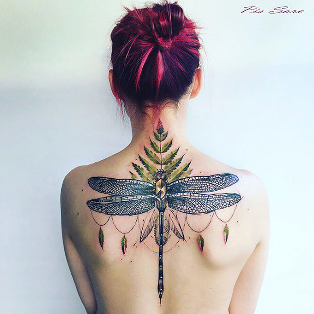 Pis Sora transforma a natureza em tatuagens delicadas e cheias de detalhes pra lá de charmosos. Vontade de tatuar agora, né?