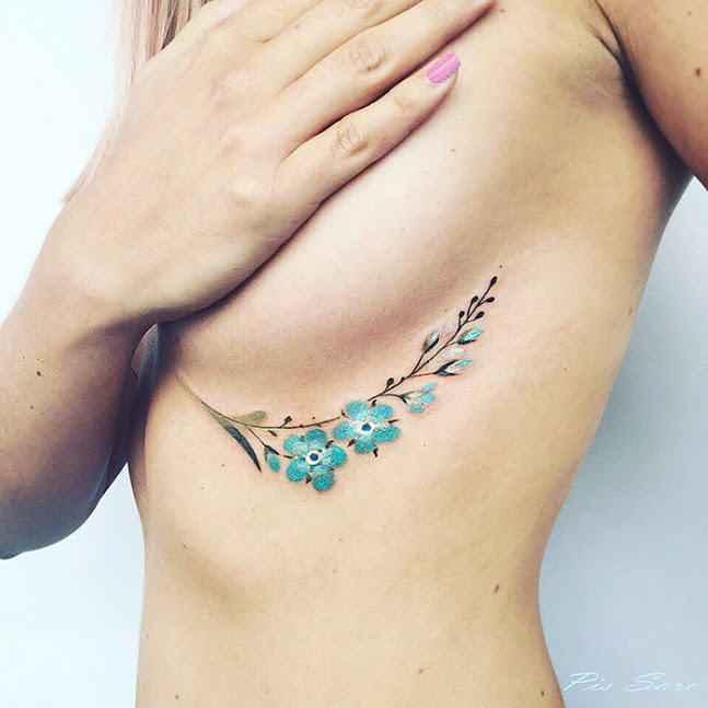 Pis Sora transforma a natureza em tatuagens delicadas e cheias de detalhes pra lá de charmosos. Vontade de tatuar agora, né?