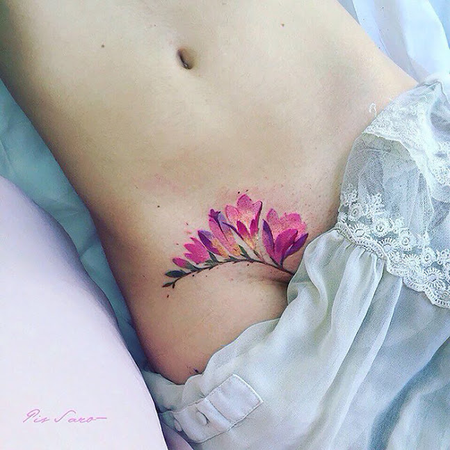 Pis Sora transforma a natureza em tatuagens delicadas e cheias de detalhes pra lá de charmosos. Vontade de tatuar agora, né?