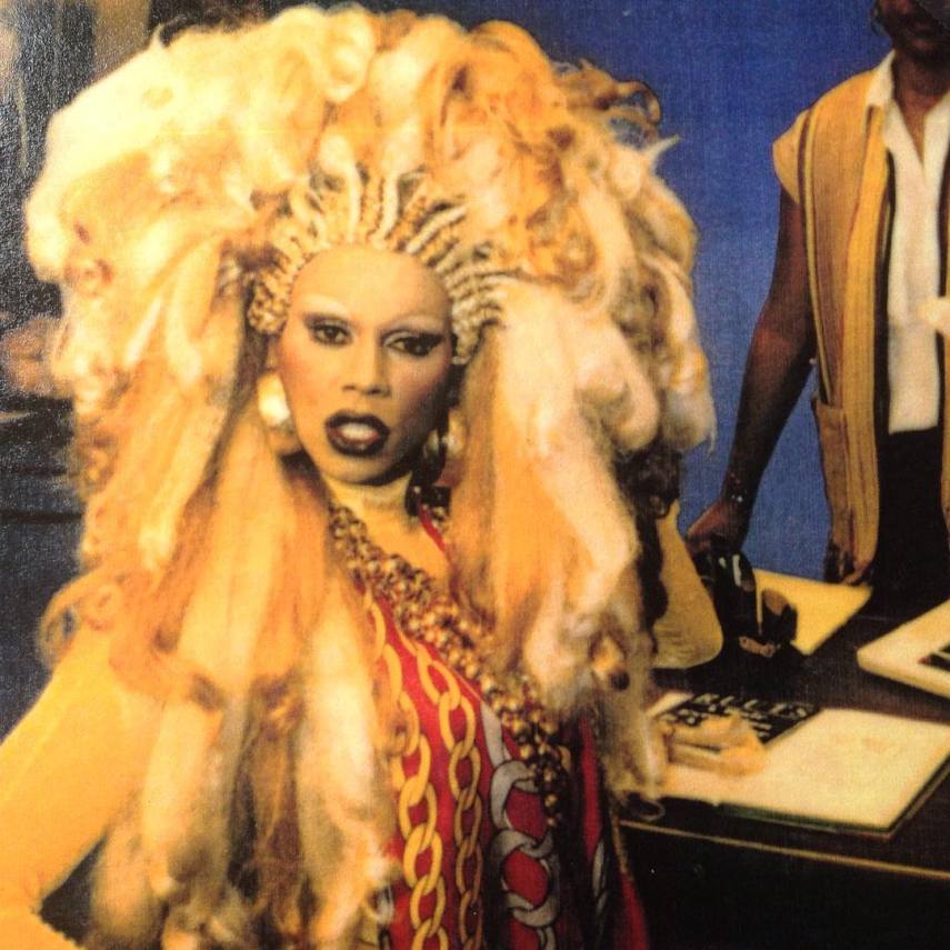 Jason Rail é hairstylist das celebridades e guarda um verdadeiro tesouro dos anos 90 e 2000. Essas são algumas polaroides raras das nossas celebridades favoritas!