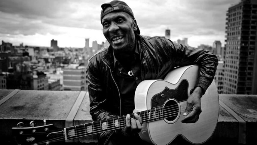 O jamaicano Jimmy Cliff começou a frequentar o Brasil em 1969, para participar do Festival Internacional da Canção, e chegou quase anônimo para sua apresentação. Cliff não perdeu tempo no Brasil, aproveitando em todas as ocasiões para participar de diversos projetos musicais. Participou da música 'Mensagem', do primeiro CD do grupo Cidade Negra, gravou o CD 'Breakout' em Salvador junto com Olodum e Araketu, e participou de uma gravação acústica dos Titãs interpretando 'I Can See Clearly Now', de Johnny Nash.