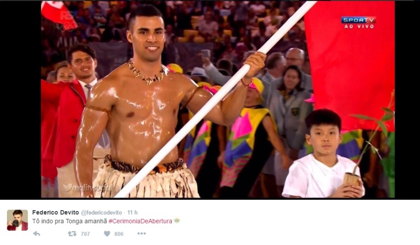 O mundo parou para ver a abertura dos Jogos Olímpicos #Rio2016 e o Brasil provou que entende, sim, de festa e sabe fazer um espetáculo digno de medalha de ouro.  Desfilando à frente de ritmistas de escolas de samba, muitos atletas deram show de animação, mas quem quebrou tudo mesmo foi a delegação da zoeira do Twitter. Reunimos o time dos memes! 