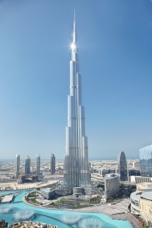Um arranha-céu localizado em Dubai, nos Emirados Árabes. É o maior arranha-céu já construído, com 828 metros de altura e 160 andares. O orçamento girou em torno de 1,5 bilhão de dólares. O edifício faz parte de uma complexo comercial e residencial de dois quilômetros quadrados de área chamado 