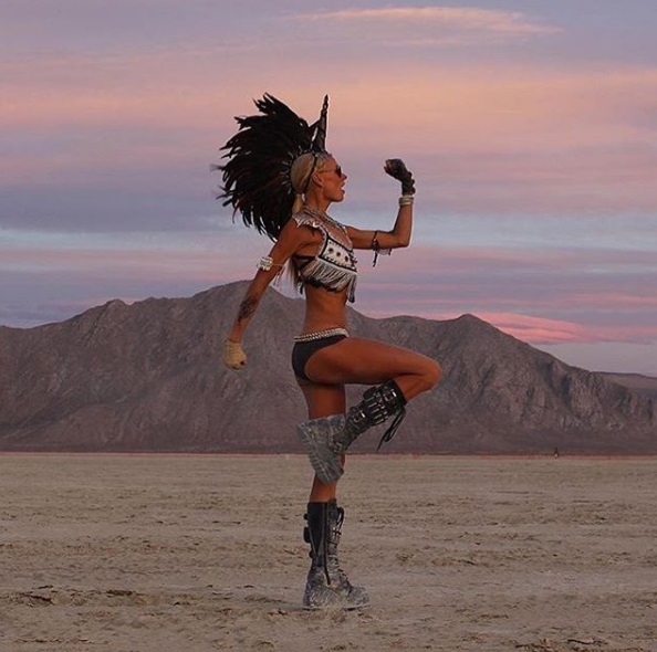 O Burning Man é considerado o maior festival de contracultura do mundo e acontece na região Black Rock Desert, localizado em Nevada, nos Estados Unidos. Vai até a próxima segunda-feira (5)