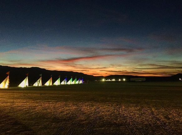 O Burning Man é considerado o maior festival de contracultura do mundo e acontece na região Black Rock Desert, localizado em Nevada, nos Estados Unidos. Vai até a próxima segunda-feira (5)