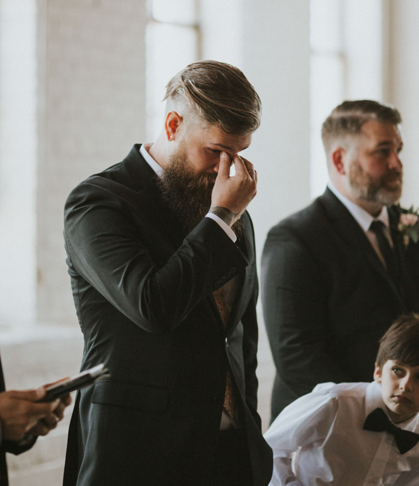 Jaquie Goncher, 25 anos, estava paralisada do pescoço para baixo desde os 17 anos. Porém, surpreendeu a todos ao caminhar até o altar no dia de seu casamento