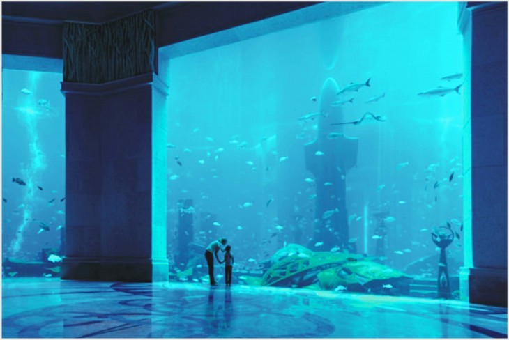 O Hotel Atlantis é um hotel e resort luxuoso localizado na ílha de Palm Jumeirah, Dubai. Conta com um aquário gigante dentro dele