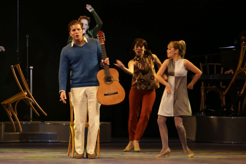 Novo musical marca abertura do Teatro Riachuelo, no Rio de Janeiro, e conta a história de amor rodeada por clássicos da Bossa Nova