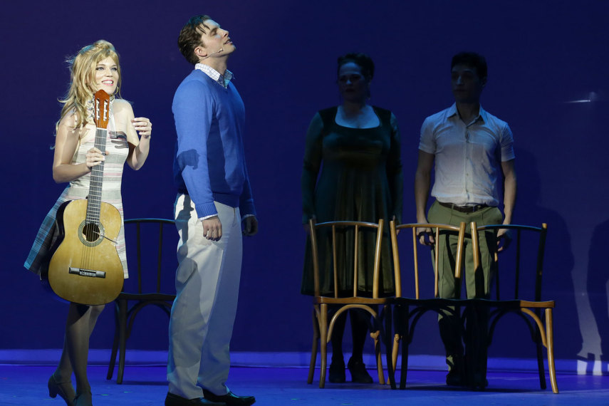 Novo musical marca abertura do Teatro Riachuelo, no Rio de Janeiro, e conta a história de amor rodeada por clássicos da Bossa Nova