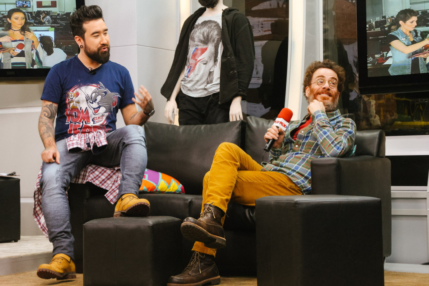 Osmar Portilho e Nando Reis durante o programa 'Virgula.Mix', que nessa terça (2) foi exibido excepcionalmente das 19h às 21h