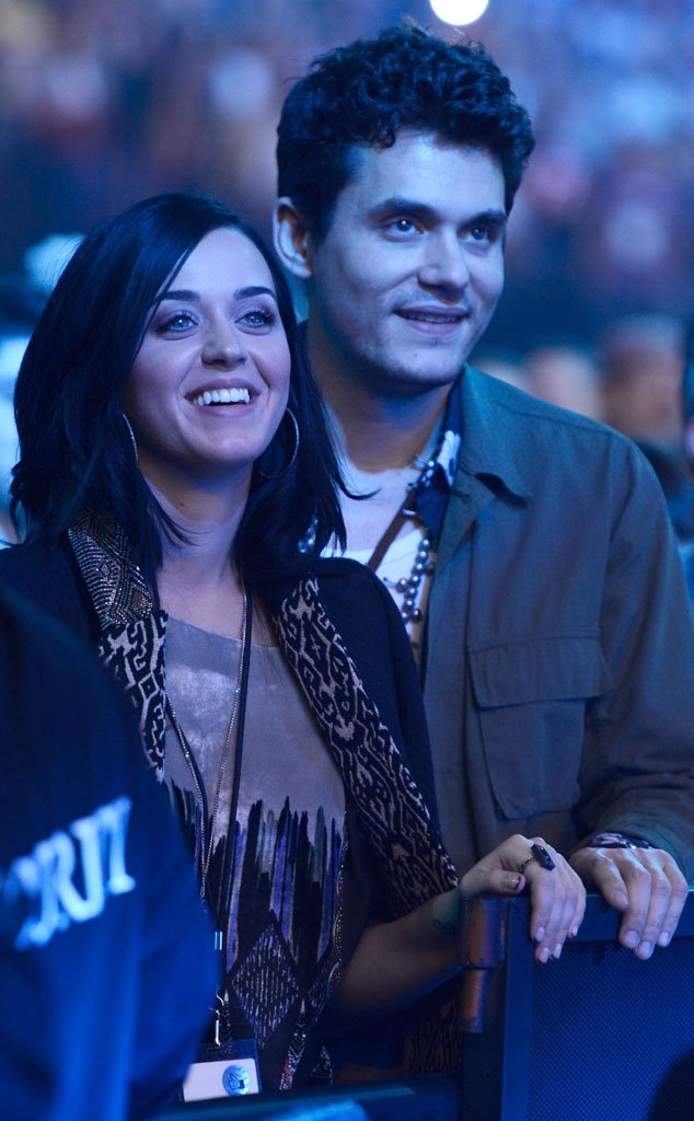 John e Katy começaram em 2012, depois de algumas idas e vindas não-oficiais. Eles terminaram em 2013 e até tentaram voltar, mas não rolou mesmo. Hoje a Katy Perry tá felizona com o Orlando Bloom :)