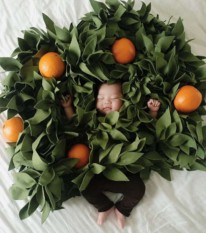 Enquanto Joey Marie, de 4 meses, dorme, a mãe veste a criança dos mais variados personagens e transforma o bebê no cosplayer mais fofo que a internet já viu