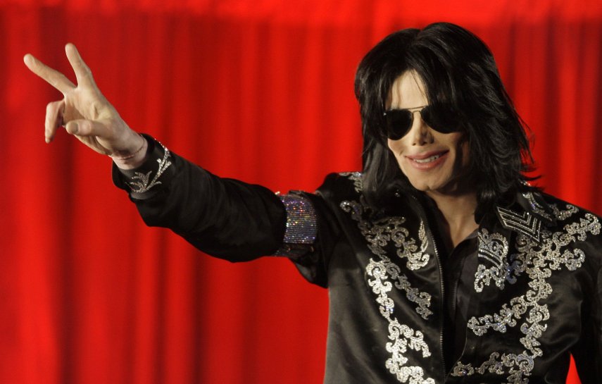 Por cerca de três anos, Michael Jackson infernizou a vida do ator Russell Crowe com trotes por telefone. O ator revelou a bizarrice do Rei do Pop em uma entrevista ao The Guardian, no ano passado. 