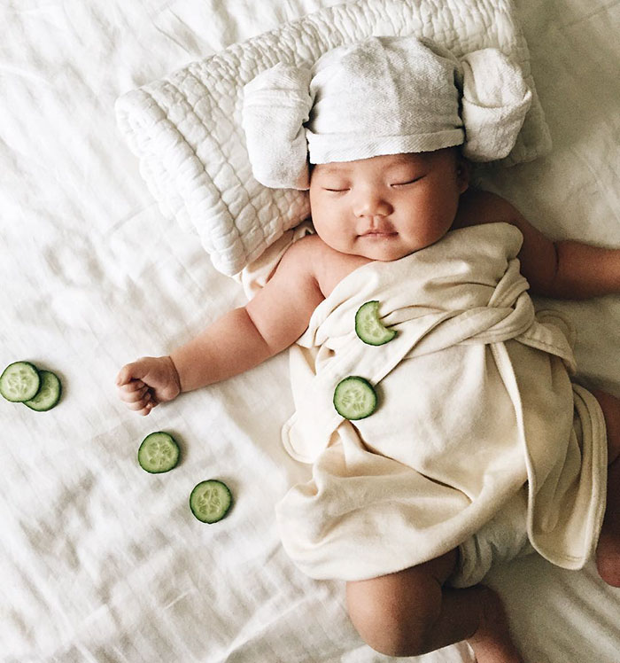 Enquanto Joey Marie, de 4 meses, dorme, a mãe veste a criança dos mais variados personagens e transforma o bebê no cosplayer mais fofo que a internet já viu