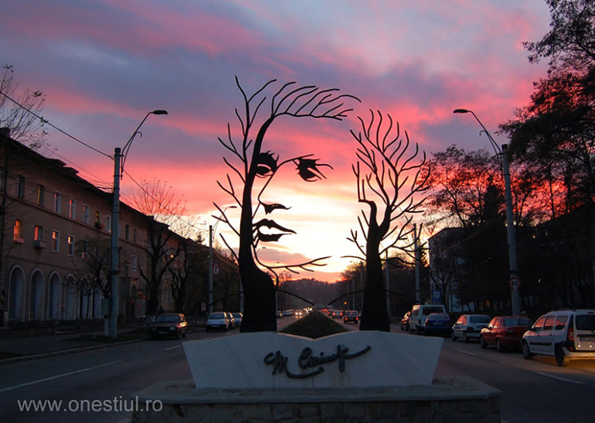 Escultura 'Mihai Eminescu'