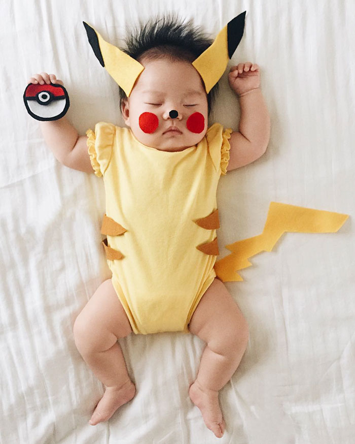 Enquanto Joey Marie, de 4 meses, dorme, a mãe veste a criança dos mais variados personagens e transforma o bebê no cosplayer mais fofo que a internet já viu