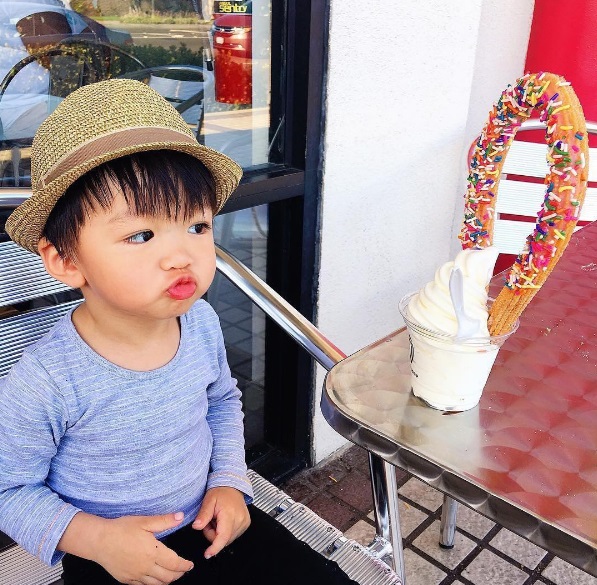 A loja é conhecida por fazer churros em formatos diferentes