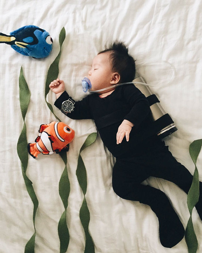 Enquanto Joey Marie, de 4 meses, dorme, a mãe veste a criança dos mais variados personagens e transforma o bebê no cosplayer mais fofo que a internet já viu