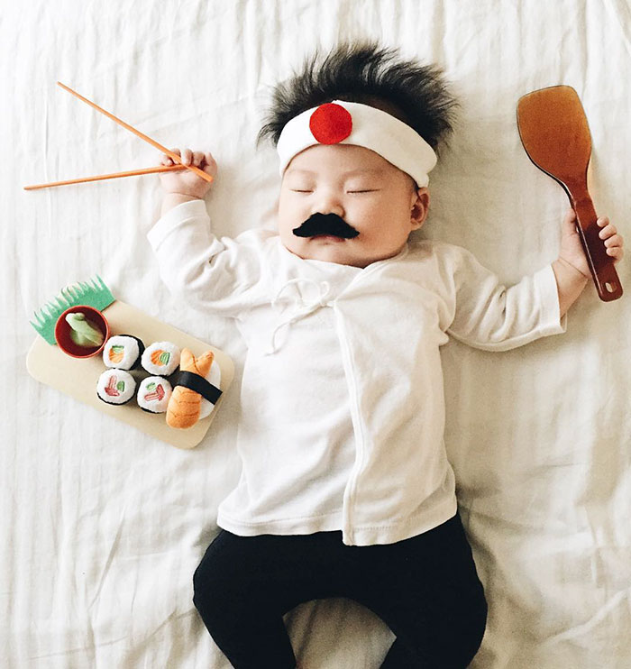 Enquanto Joey Marie, de 4 meses, dorme, a mãe veste a criança dos mais variados personagens e transforma o bebê no cosplayer mais fofo que a internet já viu