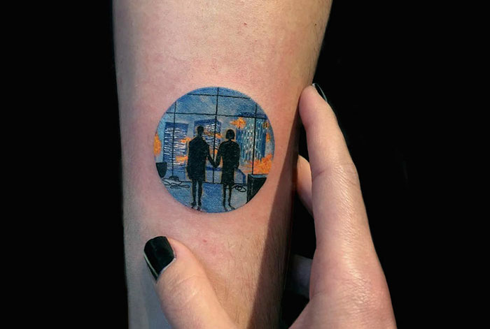 A tatuadora turca cria mundos incríveis e lindos dentro de círculos