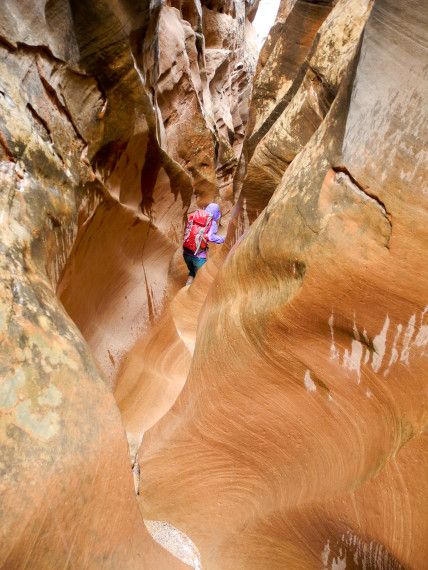The Maze, O Labirinto em português, fica dentro do Parque Nacional de Canyonlands, em Utah, nos Estados Unidos. A trilha é cheia de caminhos entre formações rochosas e são desafiadores para quem se arrisca neles. Há vários caminhos sem saídas e se perder pode ser simples