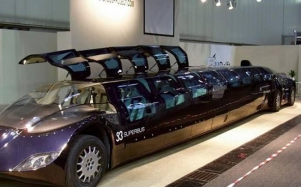 É claro que nem o transporte público de Dubai seria mais ou menos. Ainda é um protótipo, mas conheça o Superbus, que leva 23 passageiros em velocidade que pode superar 250 km/h