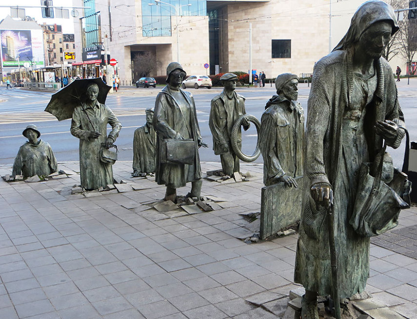 Escultura 'The Monument Of An Anonymous Passerby'