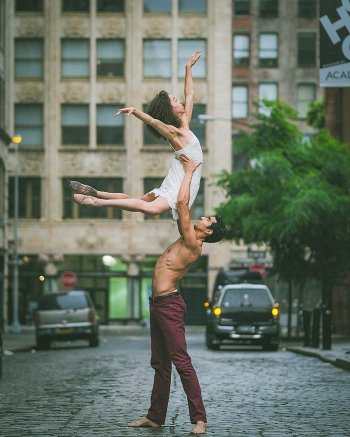 Fotógrafo Omar Roble faz série linda registrando bailarinos dançando em Manhattan