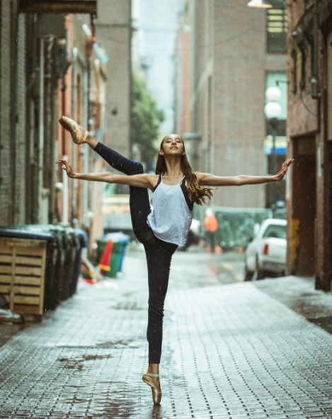 Fotógrafo Omar Roble faz série linda registrando bailarinos dançando em Manhattan